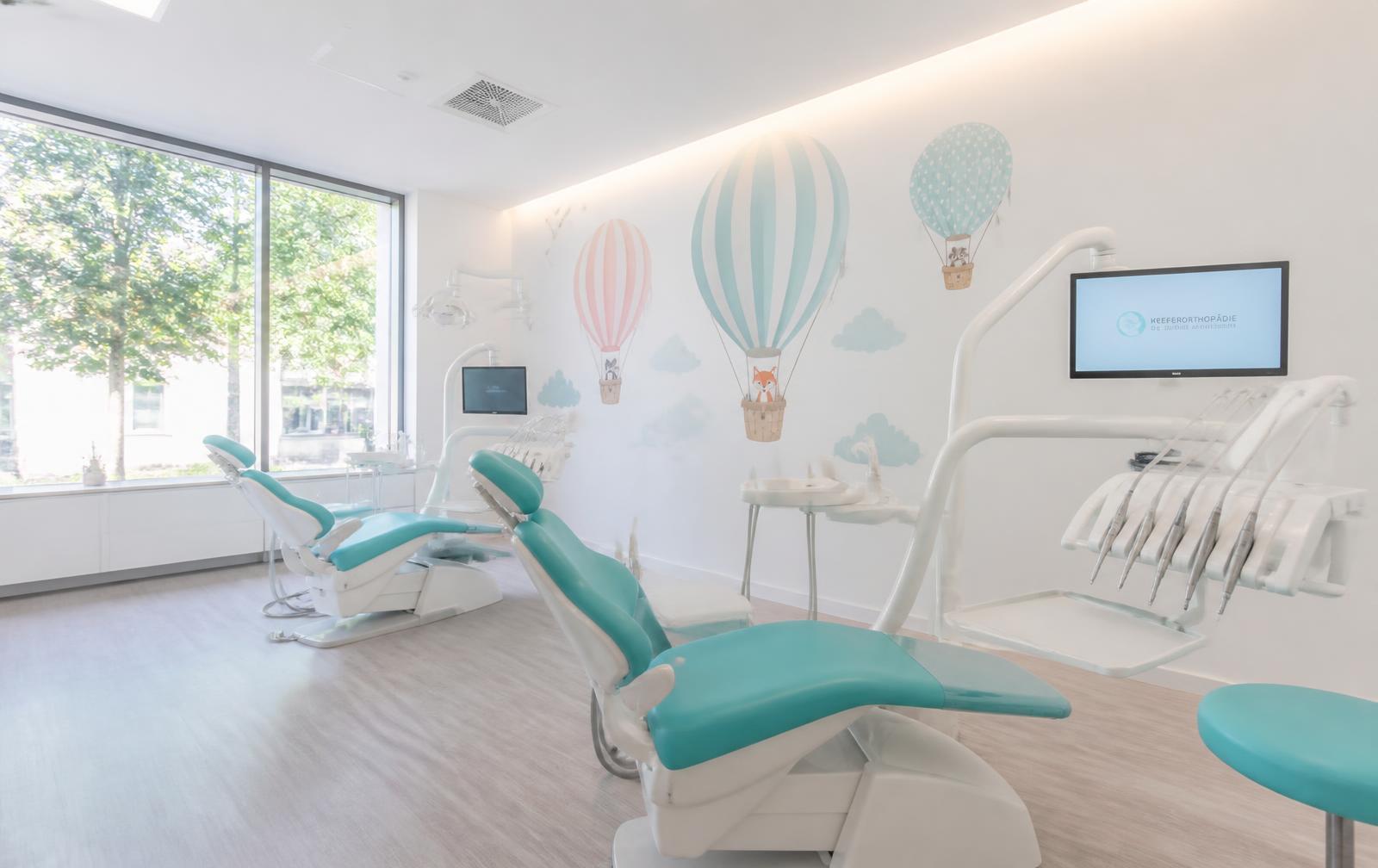 Behandlungszimmer für Kinder und Jugendliche